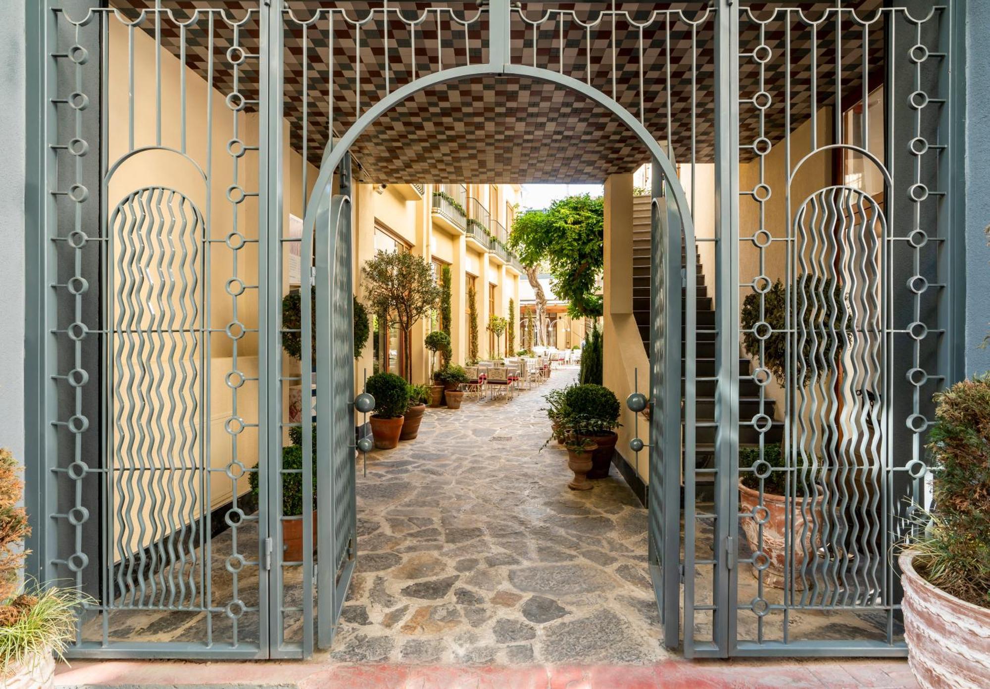 איסטמבול Ecole St. Pierre Hotel מראה חיצוני תמונה